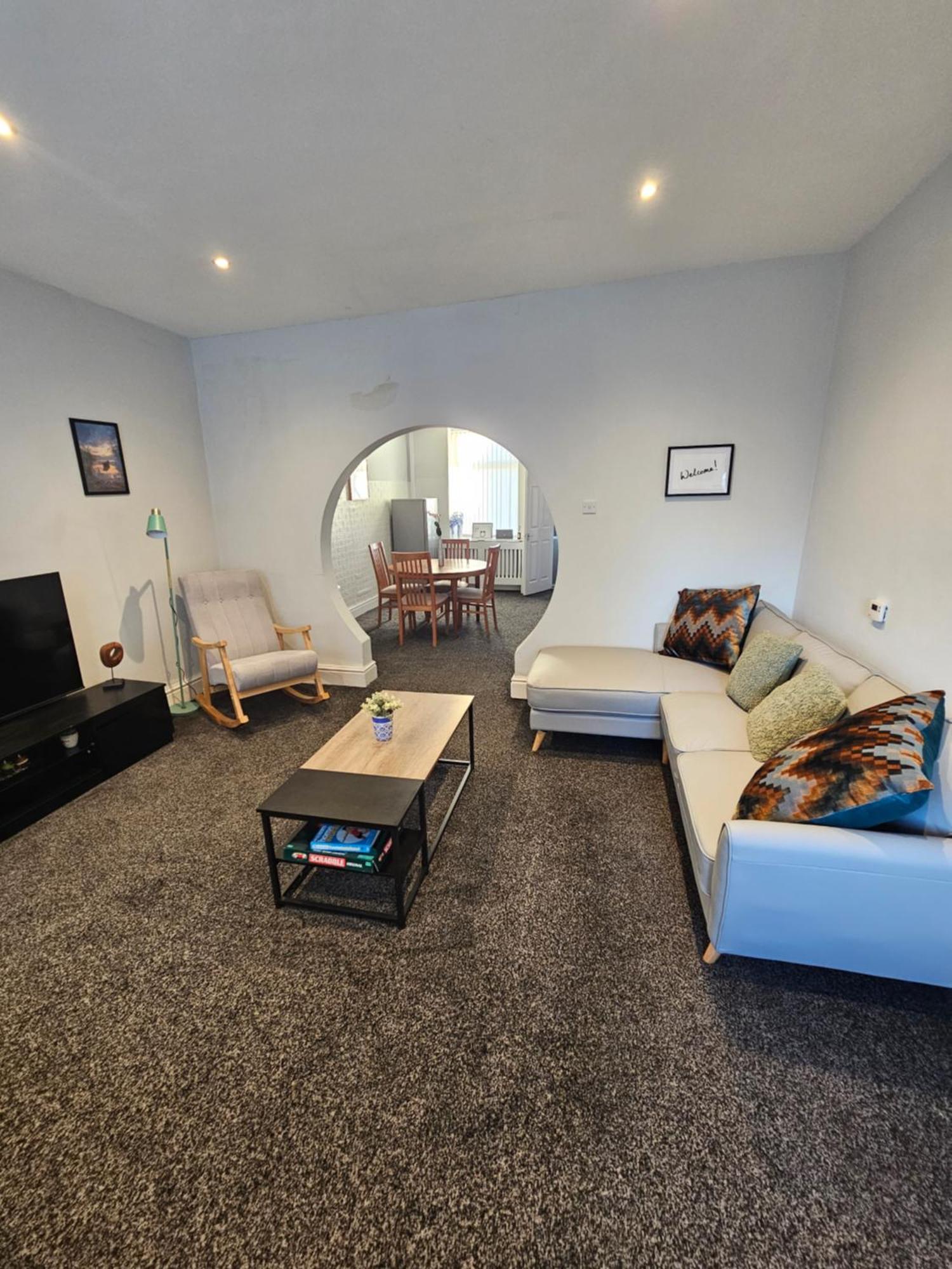 Hillsome Hosting Manchester Holiday home Denton (Tameside)